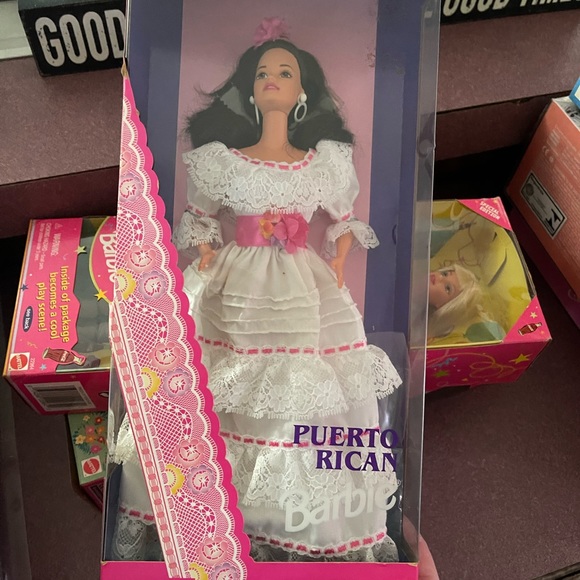 Collector Barbie - Picture 1 of 1